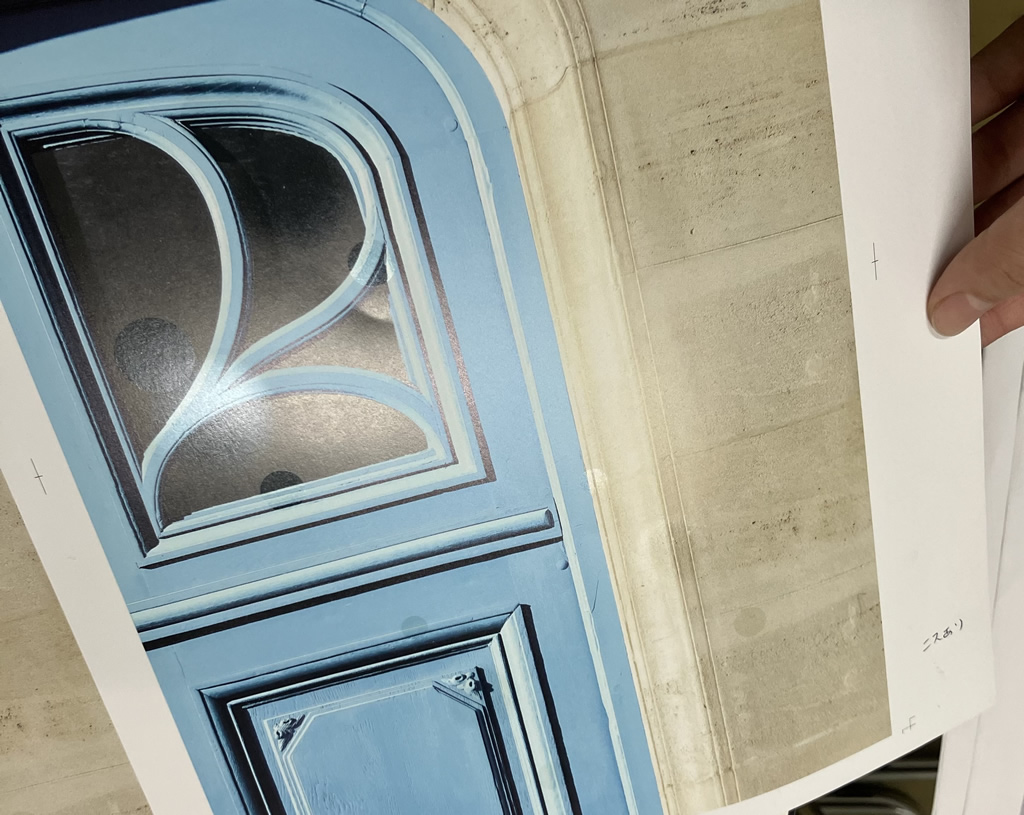 単なる光沢で終わらない、自然な濡れ感の秘密